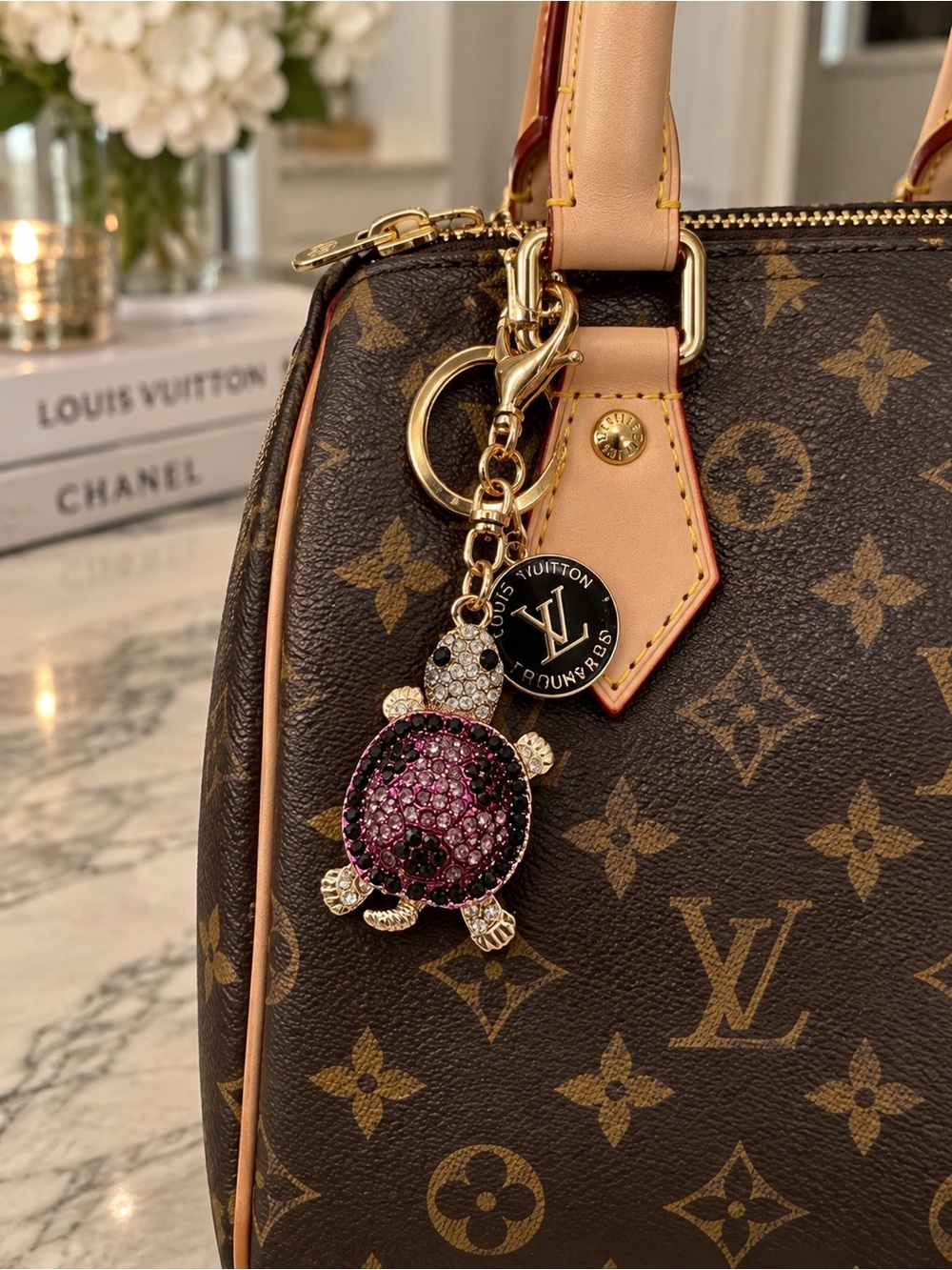 LV zipper pull